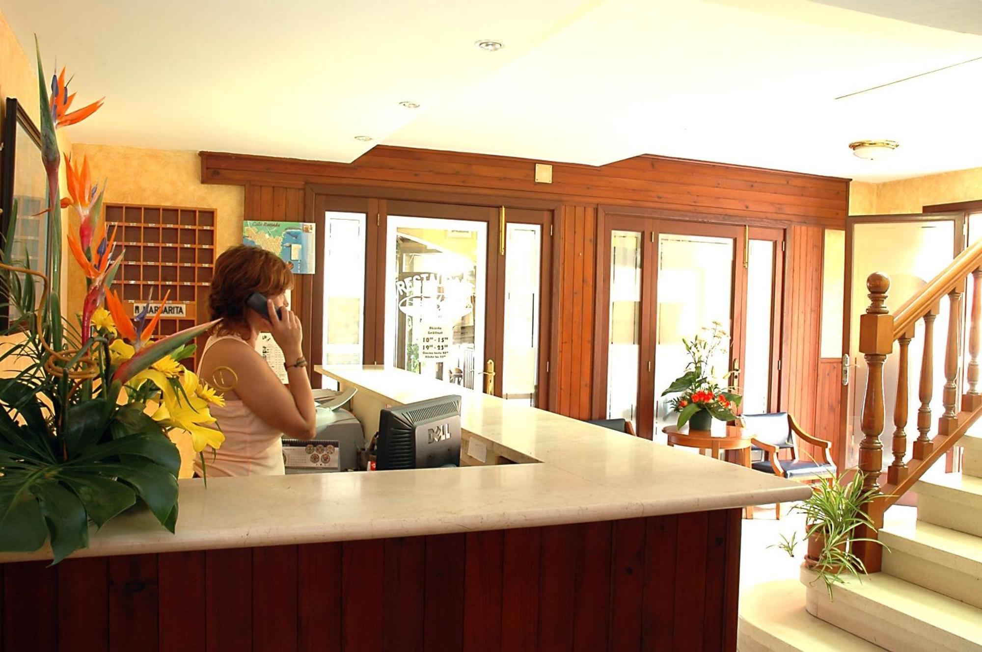 Hostal Cala Ratjada Экстерьер фото