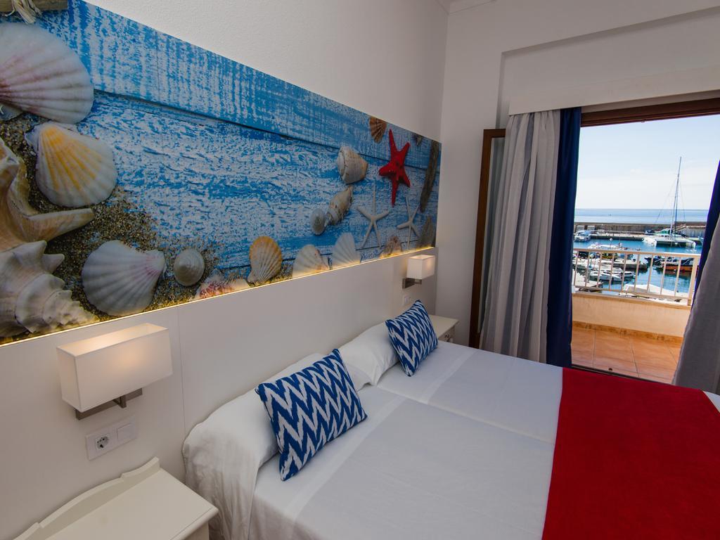 Hostal Cala Ratjada Экстерьер фото