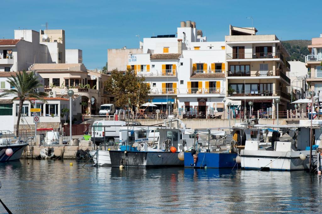 Hostal Cala Ratjada Экстерьер фото