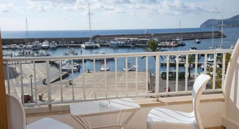 Hostal Cala Ratjada Экстерьер фото