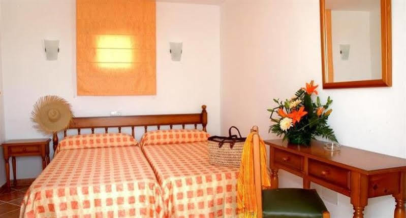 Hostal Cala Ratjada Экстерьер фото