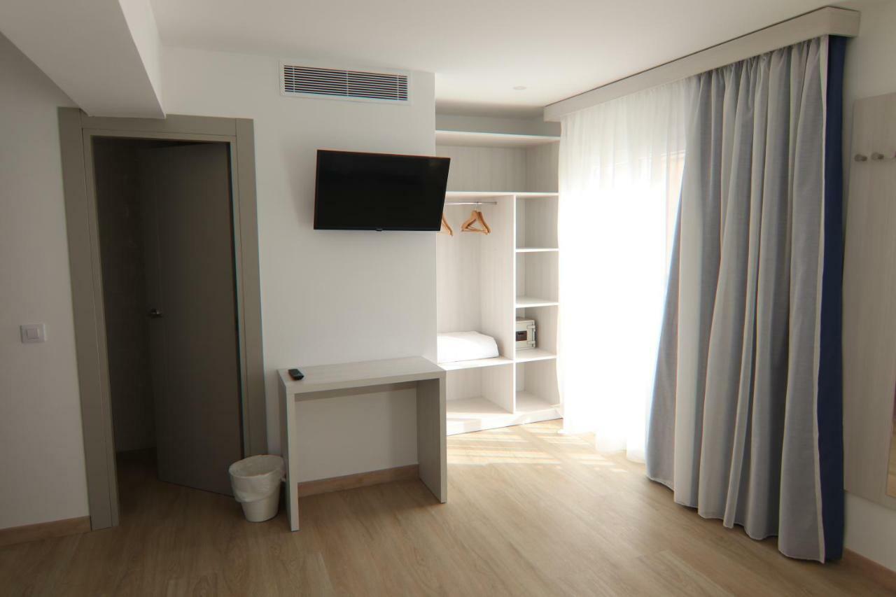 Hostal Cala Ratjada Экстерьер фото